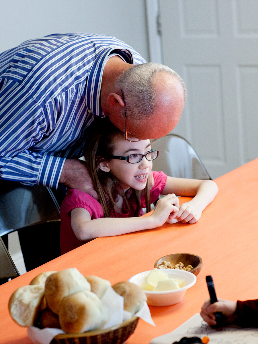 photo of Leta and Grandpa Mike by Heather B. Armstrong for dooce.com